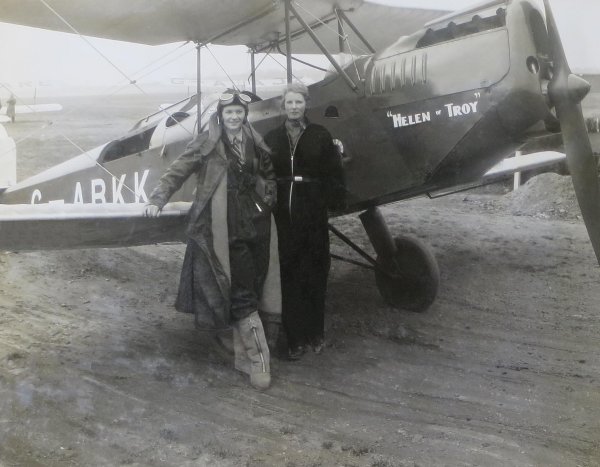 Pauline Gower and Dorothy Spicer with Spartan G-ABKK 'Helen of Troy'